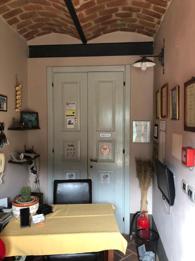 Agriturismo La Longa Poirino Esterno foto