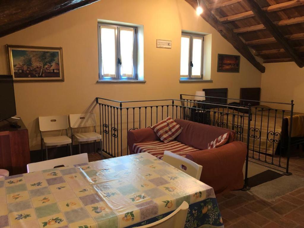 Agriturismo La Longa Poirino Esterno foto