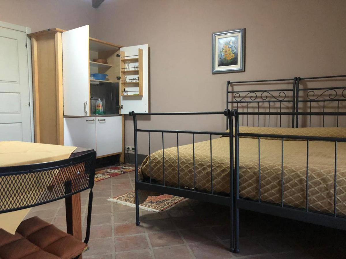 Agriturismo La Longa Poirino Esterno foto