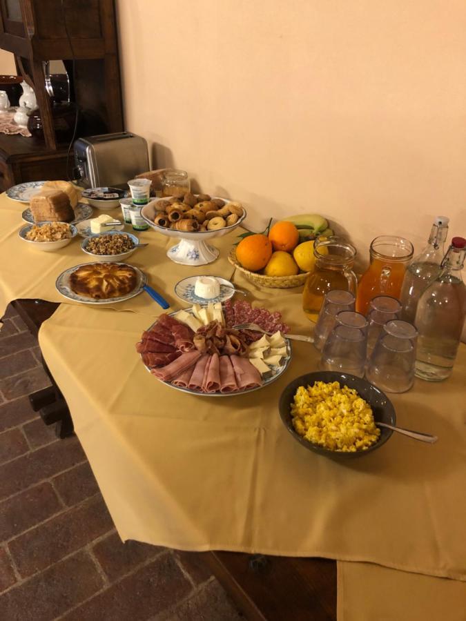 Agriturismo La Longa Poirino Esterno foto